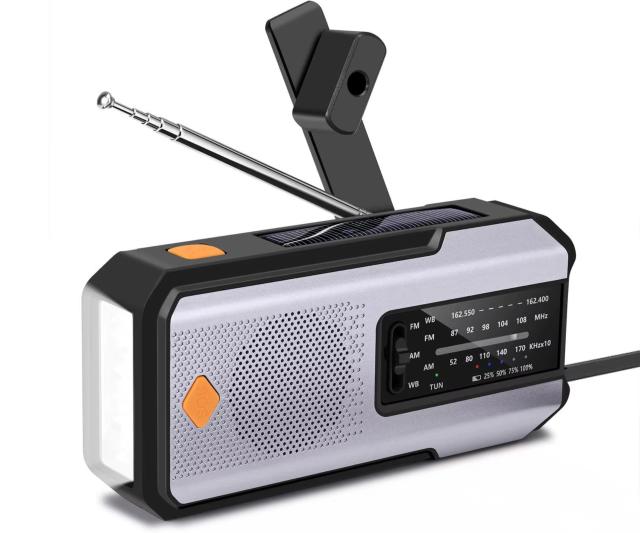 Nödradio med 2000 mAh powerbank och solceller